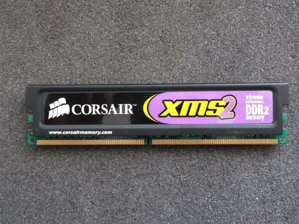 Corsair 1 GB (1x1GB) CM2X1024-6400C4 G 240pin DDR2-800 PC2-6400   #2729
