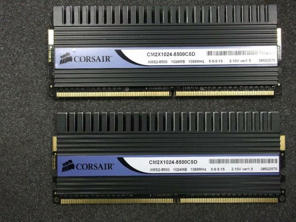 Corsair Dominator 2 GB (2x1GB) CM2X1024-8500C5D 240pin DDR2-1066 PC2-8500  #2277