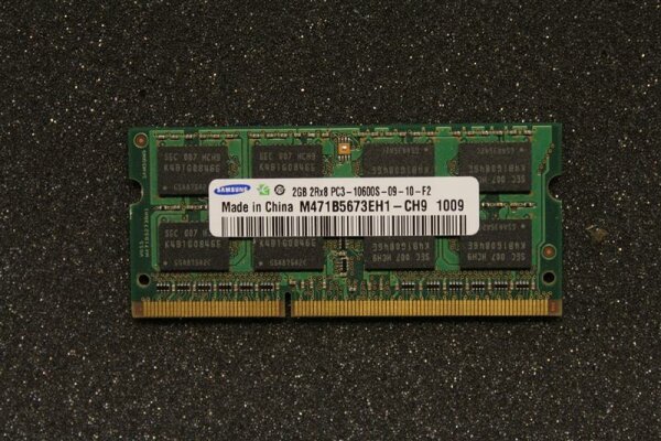 2 GB SO-DIMM (1x2GB) Samsung M471B5673EH1-CH9 PC3-10600S   #38658