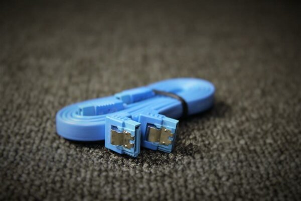 2x SATA2 Kabel Blau 3,0 Gbit/s 0,5m 90° Stecker mit Clip S-ATA   #37505