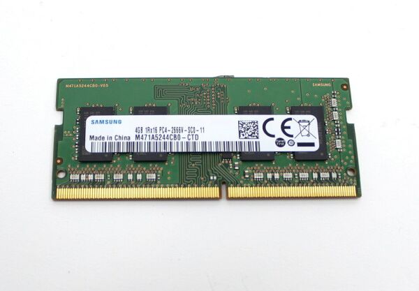 Samsung 4 GB (1x4GB) DDR4-2666 SO-DIMM PC4-21300S M471A5244CB0-CTD #314567